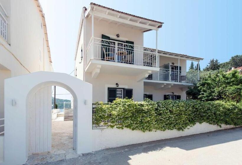 إستوديو قياسى مطلّ علي الحديقة, Marika Apartments