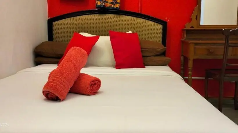 デラックスルーム, Forest Paradise Inn Teluk Bahang Private Malay Traditional House Concept