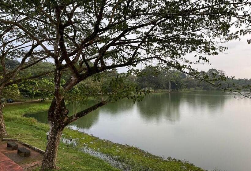 レイクビュースタンダードルーム, 1108 Carebin Slim River