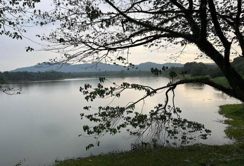 Номер Стандарт Вид на Озеро, 1108 Carebin Slim River