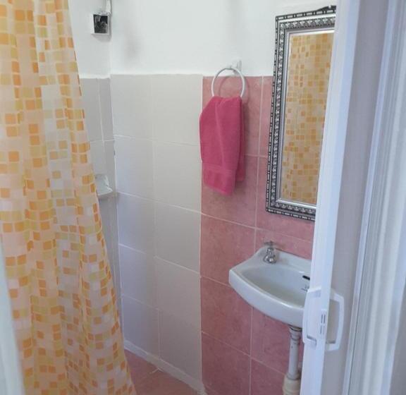 اتاق لوکس, Denobase Milimani