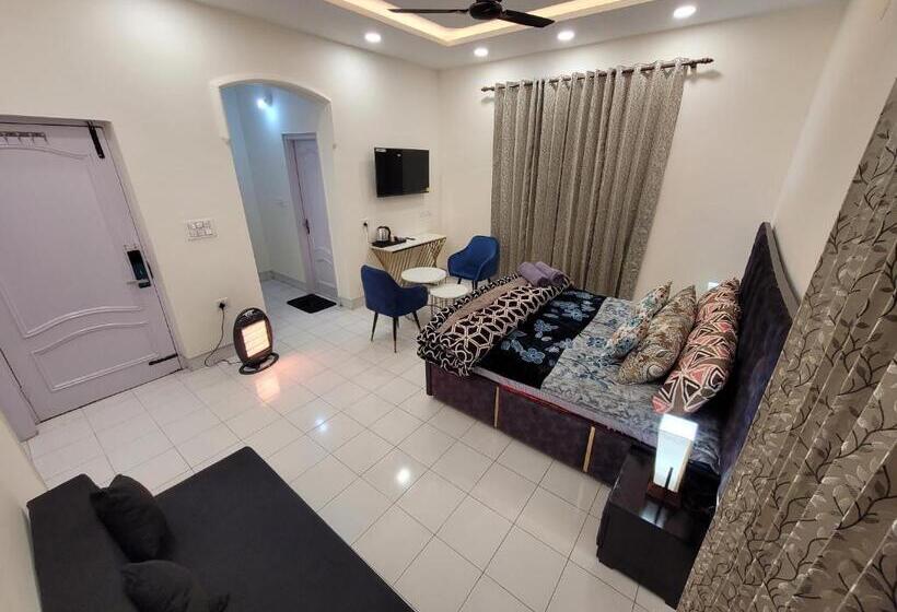 디럭스 4인 룸, Regalia Home Sapphire Stay