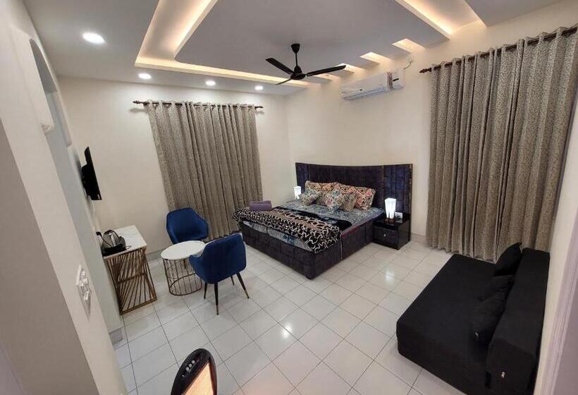 디럭스 4인 룸, Regalia Home Sapphire Stay