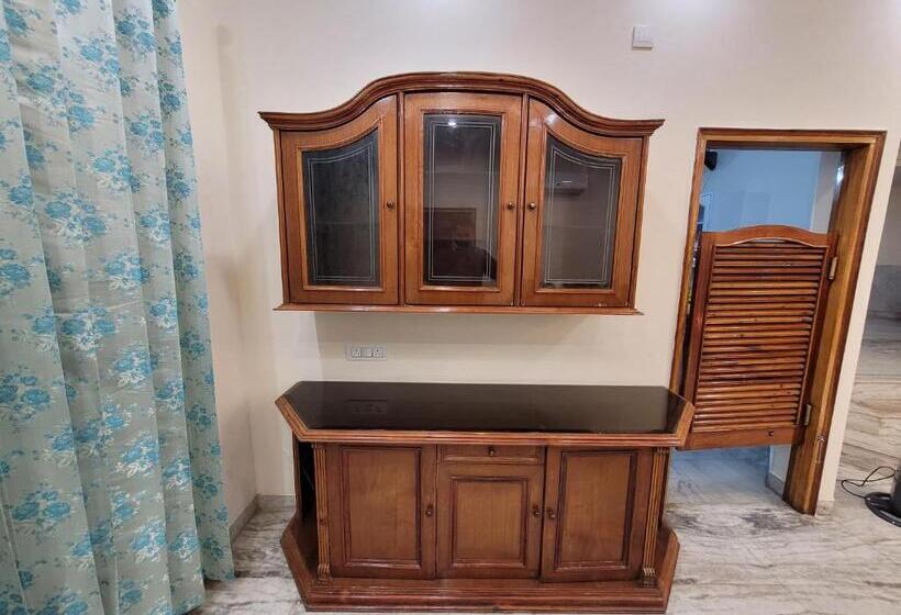 스탠다드 룸 킹사이즈 침대, Regalia Home Sapphire Stay