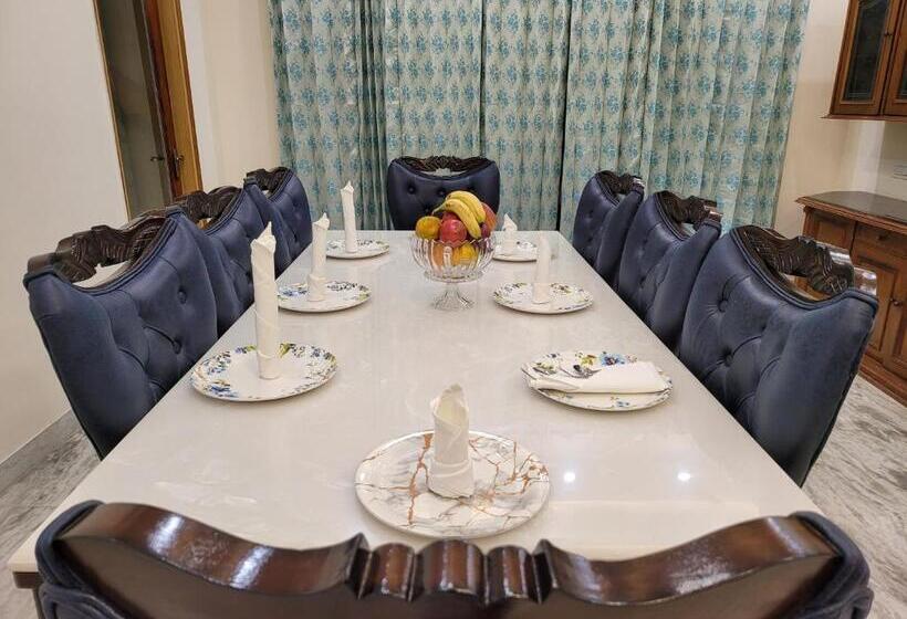 四人豪华间, Regalia Home Sapphire Stay