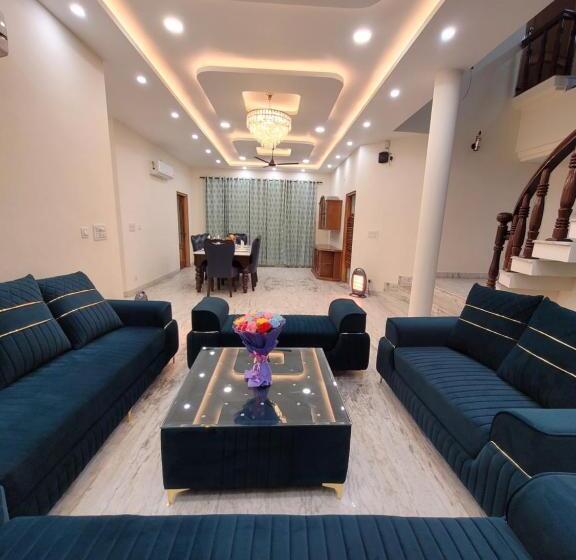四人豪华间, Regalia Home Sapphire Stay