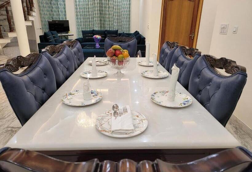 디럭스 4인 룸, Regalia Home Sapphire Stay