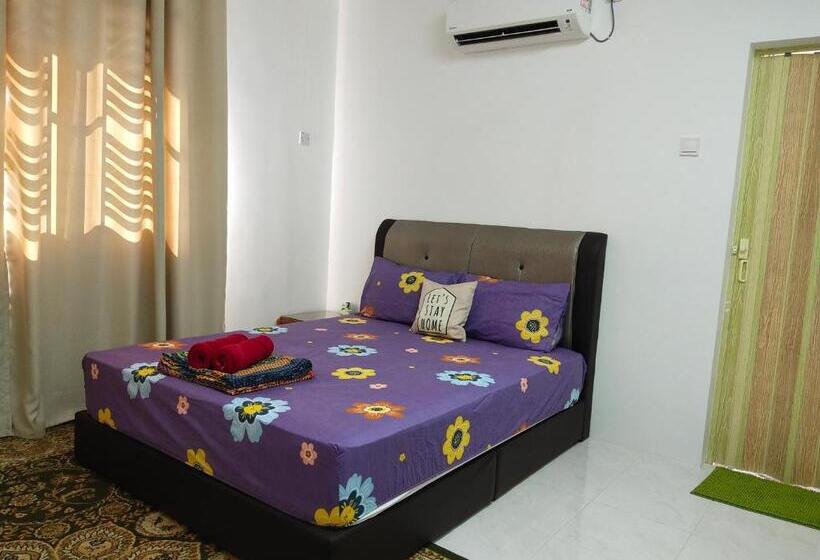 Дом 4 Спальни, Kayu Cengal Homestay