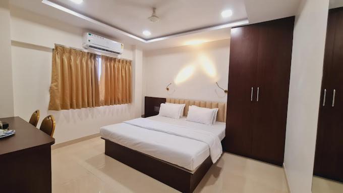 豪华房间, Elegance Inn