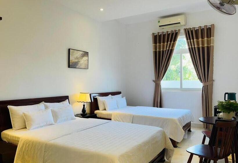 اتاق استاندارد چهار تخته, Khách Sạn Romo