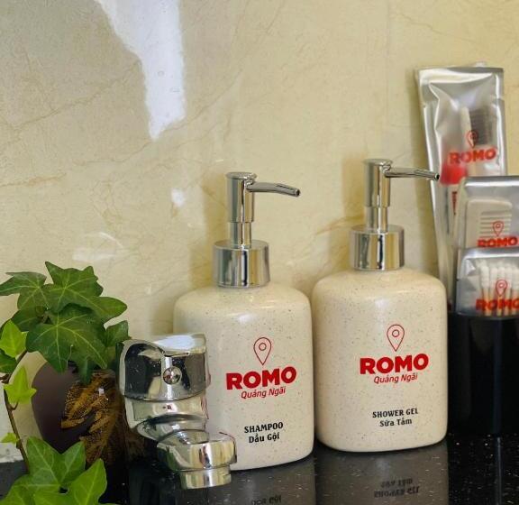 اتاق استاندارد با بالکن, Khách Sạn Romo