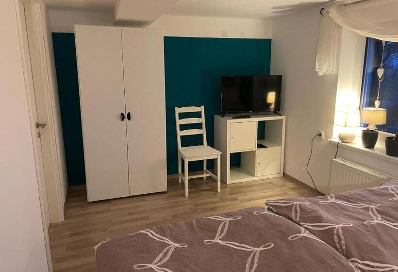 带共用浴室的标准房间, Pension An Der Koppel In 06796 Brehna