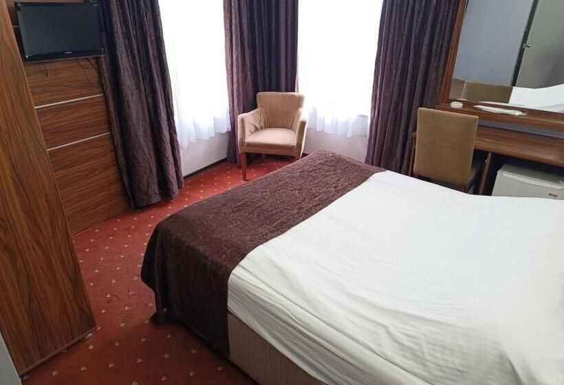 חדר סטנדרט יחיד, Pirotel