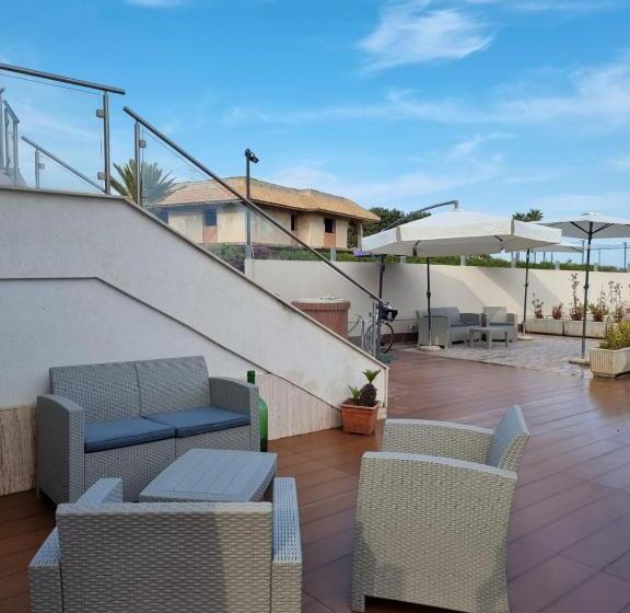 Студия Стандарт Вид на Море, B&b Salvo E Terry