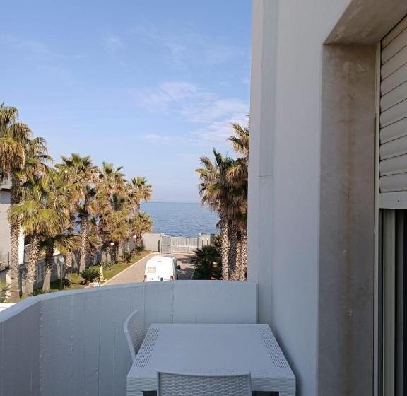 اتاق لوکس با چشم‌انداز دریا, Casa Al Mare Luxury
