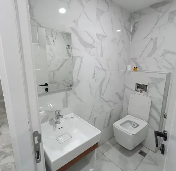 Standard Neljän Hengen Huone, Dara Otel