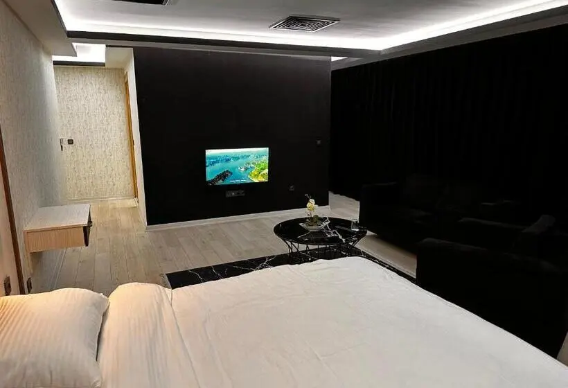 デラックススイート, Kt Home Hotel & Apartments