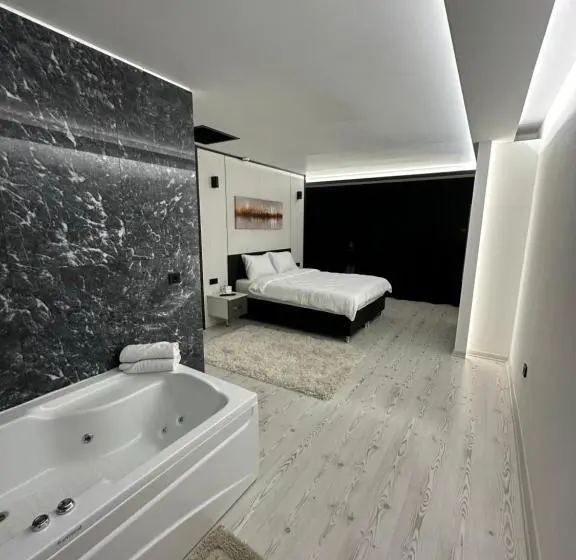 キングサイズベッドのスイートルーム, Kt Home Hotel & Apartments