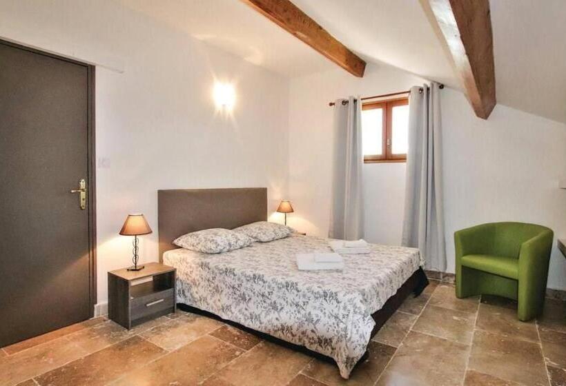 스탠다드 트리플 룸, Le Mas Des Ptits Lous