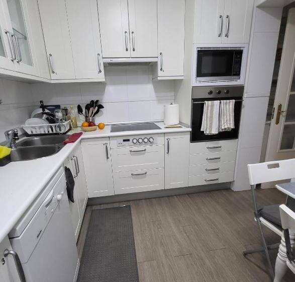 اتاق استاندارد با سرویس بهداشتی مشترک, Suki House Chalet 1