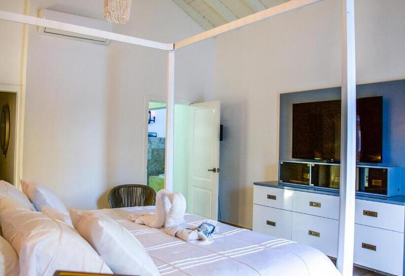 اتاق لوکس با تخت بزرگ, Villa Bikini