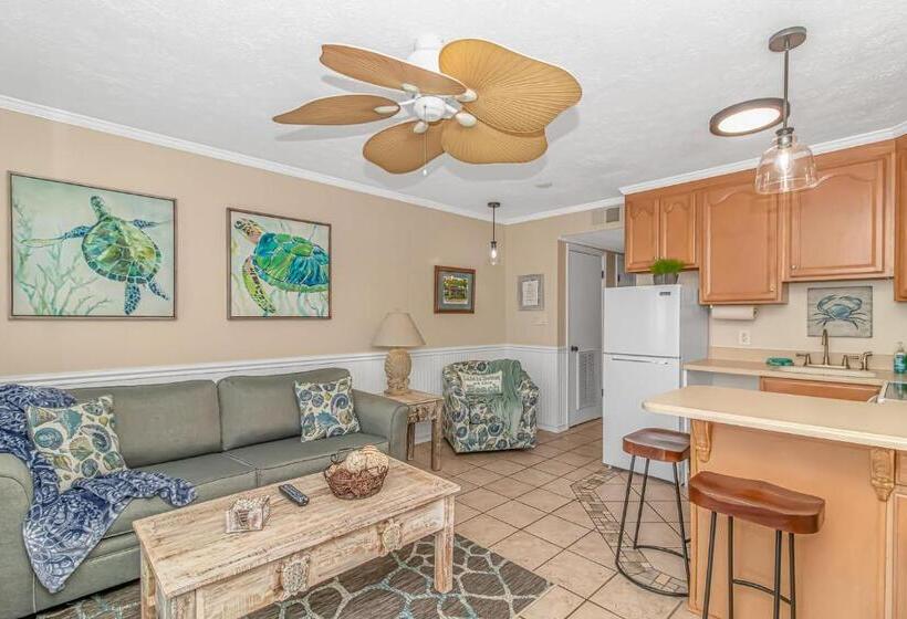 带1个卧室的带海景的公寓, Exceptional Ocean Pier Pool Front 1 Br Condo