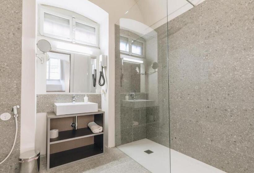 اتاق استاندارد چهار تخته, Foresteria Il Voltone