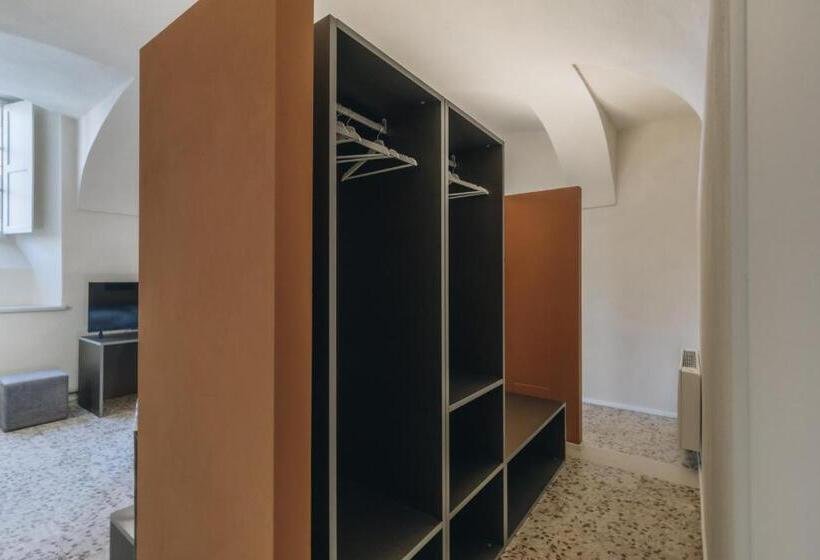 اتاق استاندارد چهار تخته, Foresteria Il Voltone