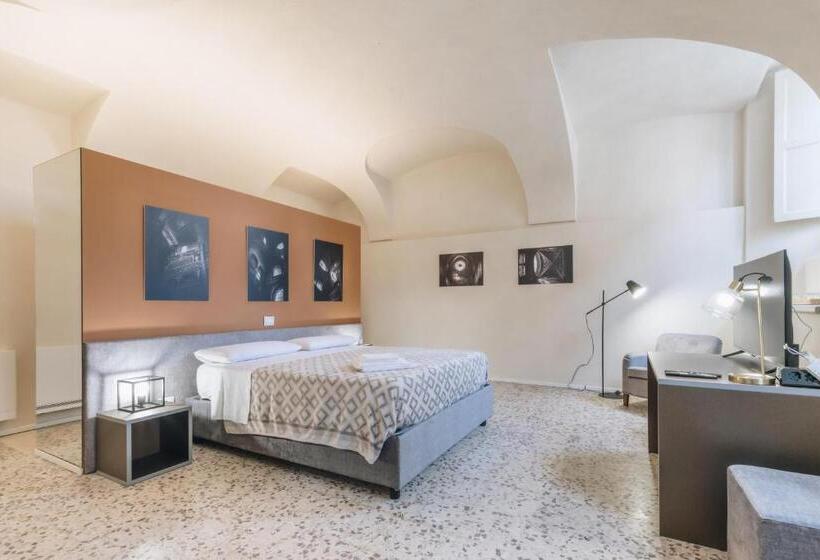 اتاق استاندارد چهار تخته, Foresteria Il Voltone