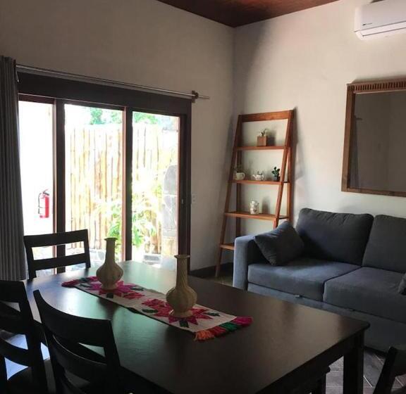 غرفة قياسية رباعية, Jardin Secreto Bungalow