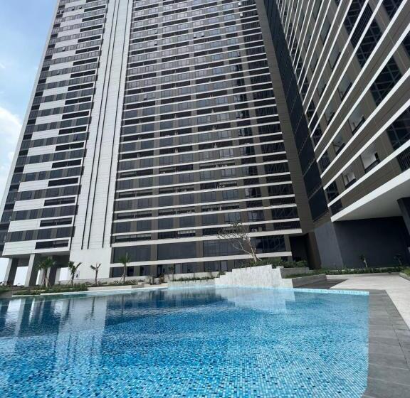 Студия Стандарт, Newly Renovated Apartement @ Collins Boulevard