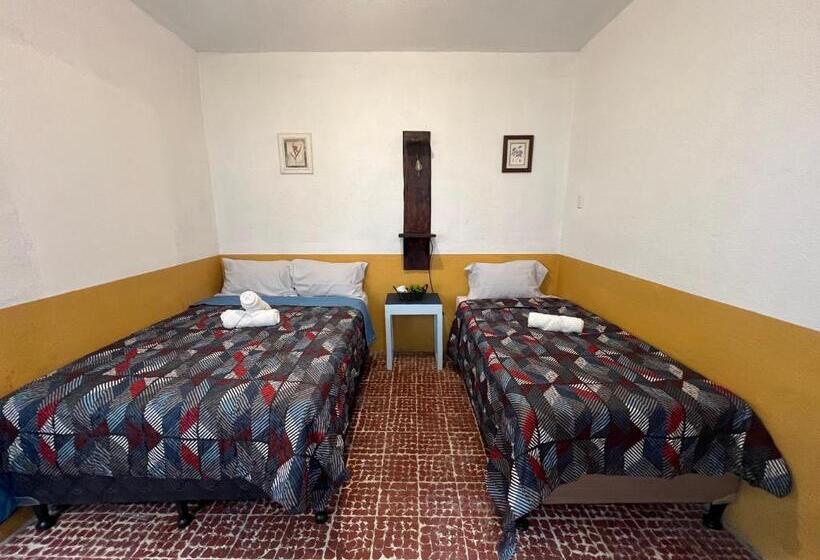 اتاق ساده سه‌ نفره, Casa Del Viajero Antigua