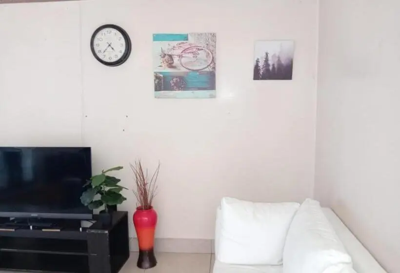 Standard Neljän Hengen Huone, Pearl Guest House Kempton Park