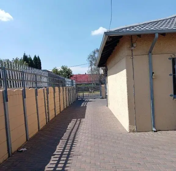 Standard Neljän Hengen Huone, Pearl Guest House Kempton Park
