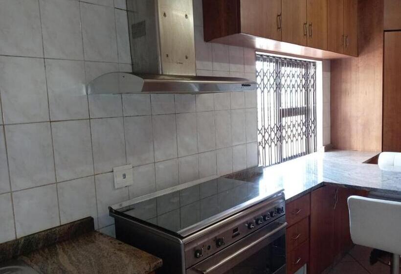 غرفة قياسية رباعية, Pearl Guest House Kempton Park