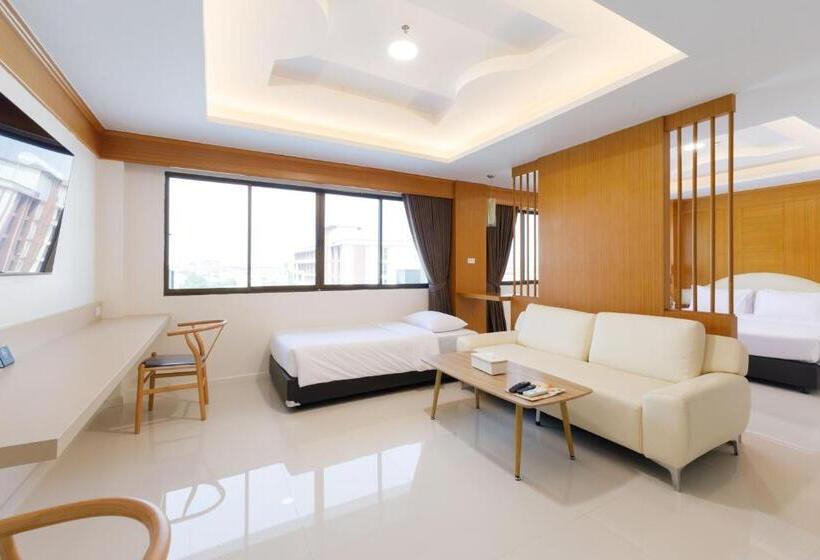 패밀리 주니어 스위트, River Hotel   The Outstanding Venues Nakhon Pathom