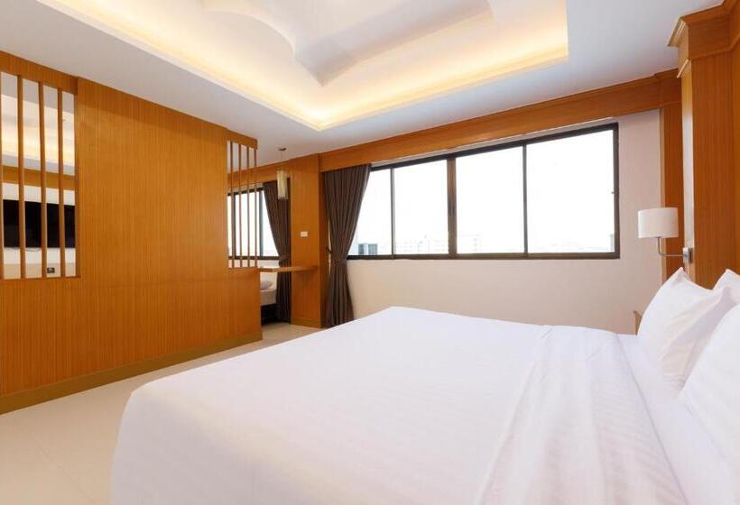 패밀리 주니어 스위트, River Hotel   The Outstanding Venues Nakhon Pathom