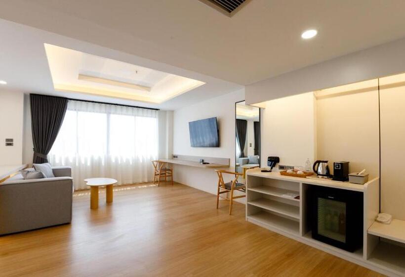 이그제큐티브 스위트, River Hotel   The Outstanding Venues Nakhon Pathom