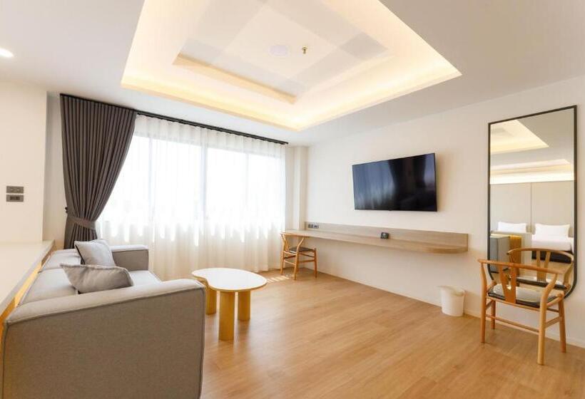 이그제큐티브 스위트, River Hotel   The Outstanding Venues Nakhon Pathom