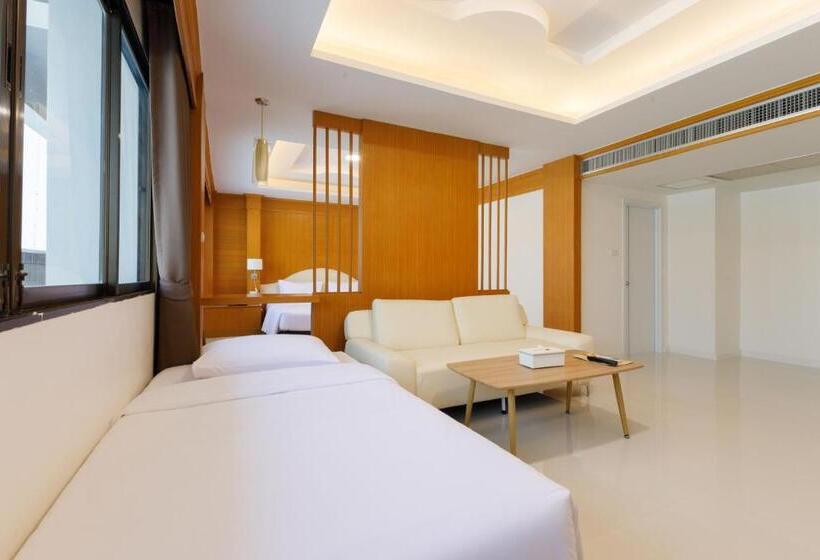 패밀리 주니어 스위트, River Hotel   The Outstanding Venues Nakhon Pathom