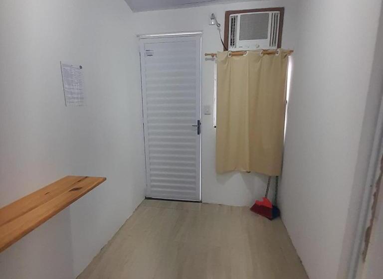 غرفة قياسية ثلاثية, Pousada Estelita