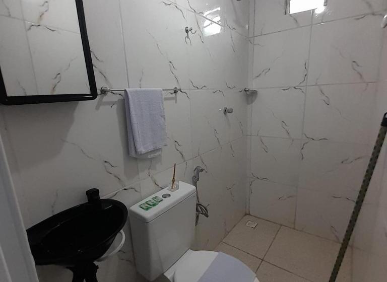 غرفة قياسية ثلاثية, Pousada Estelita