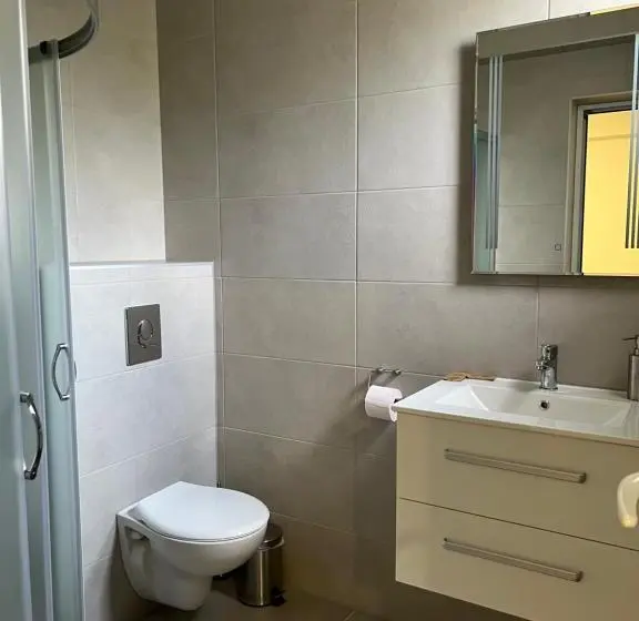 Standard Yhden Hengen Huone, комплекс маджарово