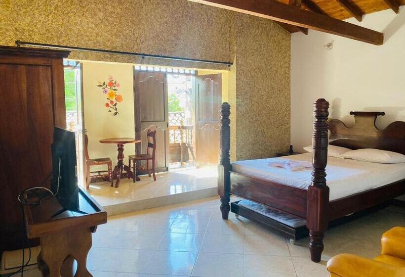 غرفة قياسية, Casa Morales