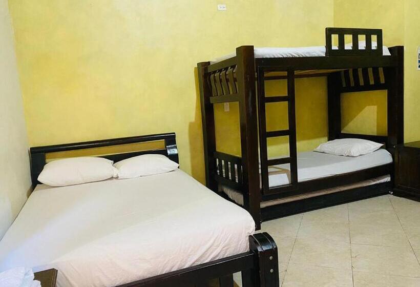 غرفة قياسية, Casa Morales