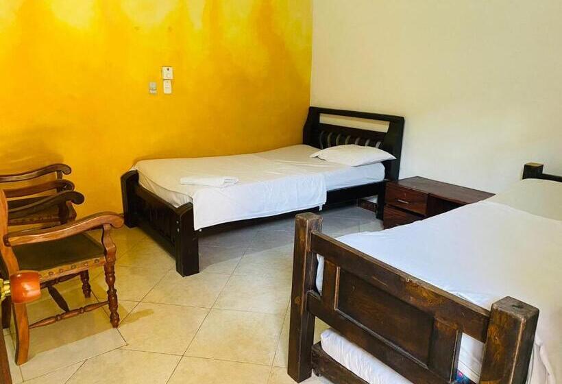 غرفة قياسية, Casa Morales