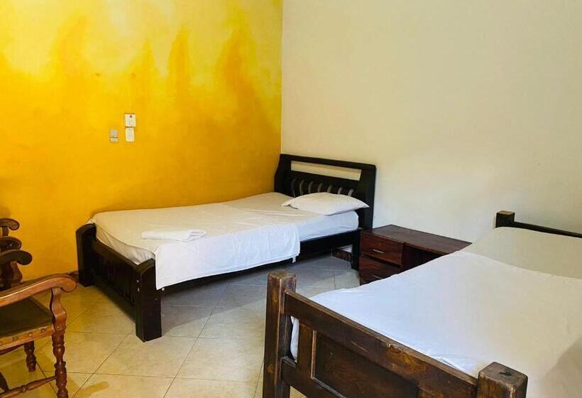 غرفة قياسية, Casa Morales