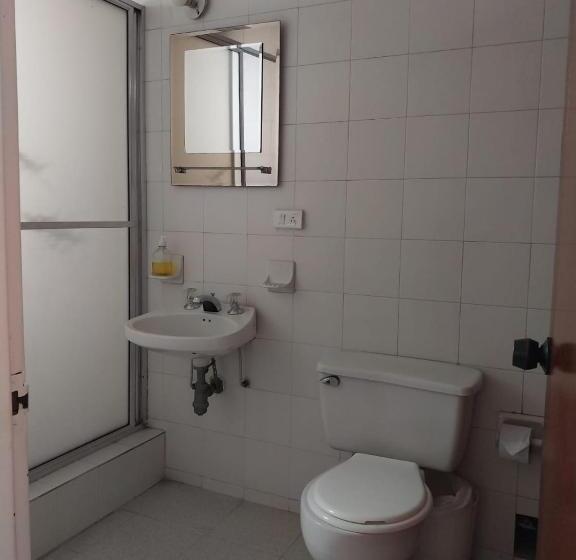 غرفة قياسية ثلاثية, Club Campestre El Bosque