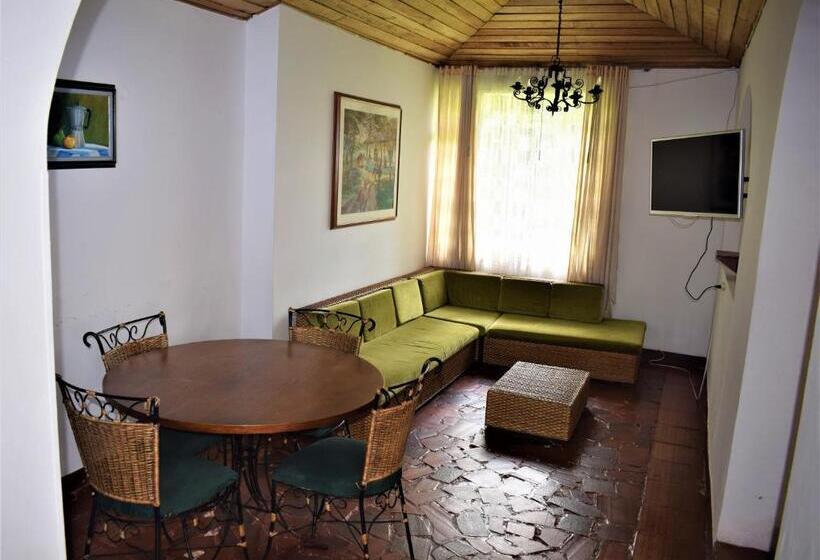 شقة غرفة واحدة, Club Campestre El Bosque