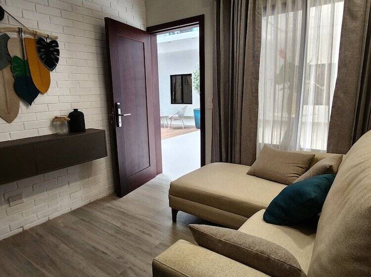 اتاق خانوادگی, Tepeu